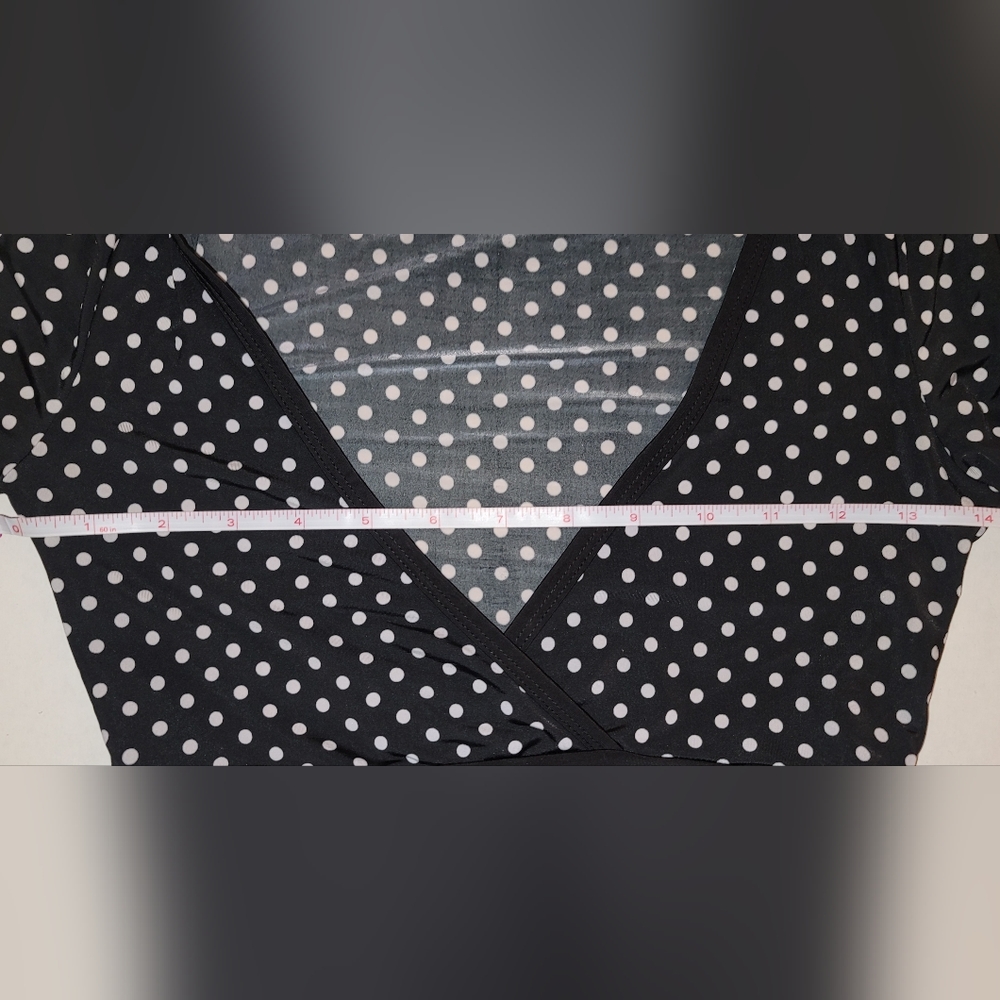 Lola Crop top V Neck  Black And white Polka Dot - Picture 5 of 10